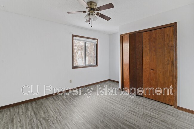 Building Photo - 1305 Christopher Cir