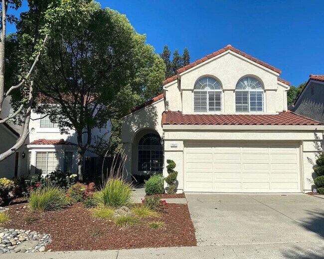 Driveway, garage, street view - 2040 Goldenrod Ln