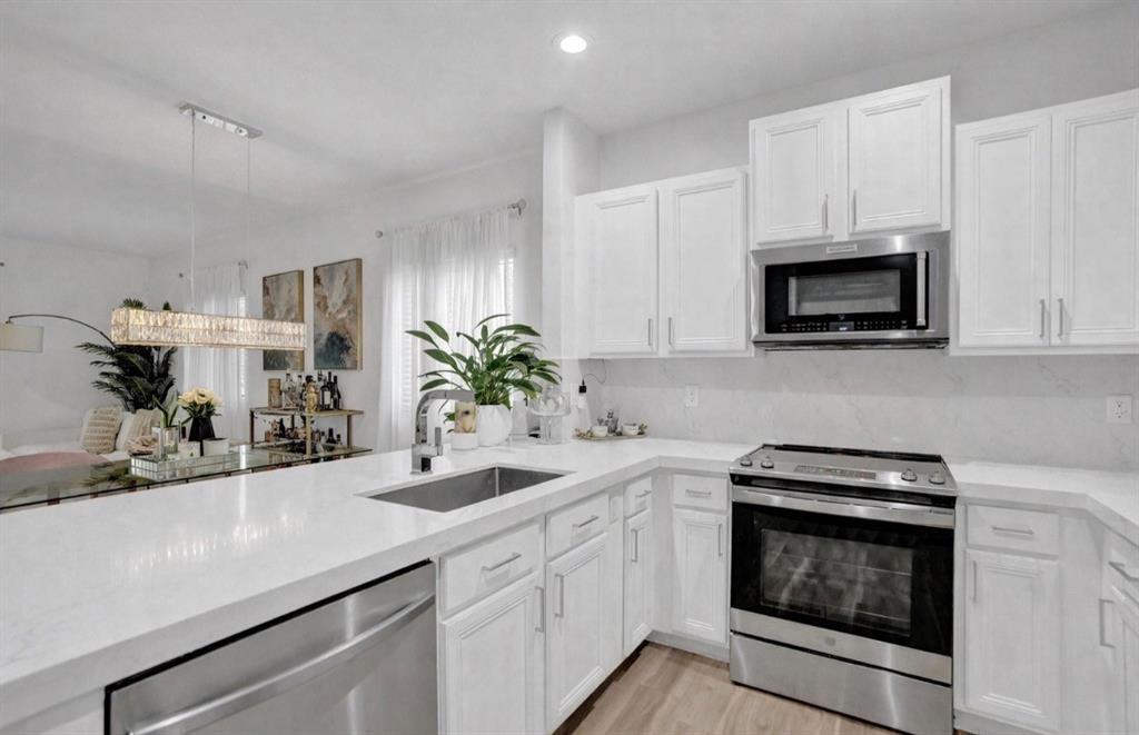 Building Photo - 4234 N Dixie Hwy