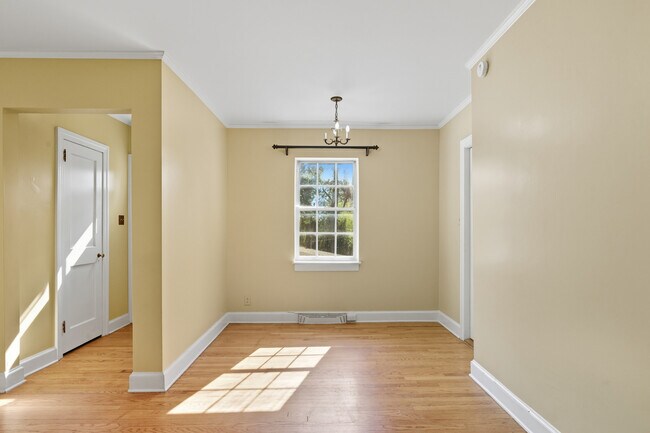 Building Photo - 139 Druid Dr