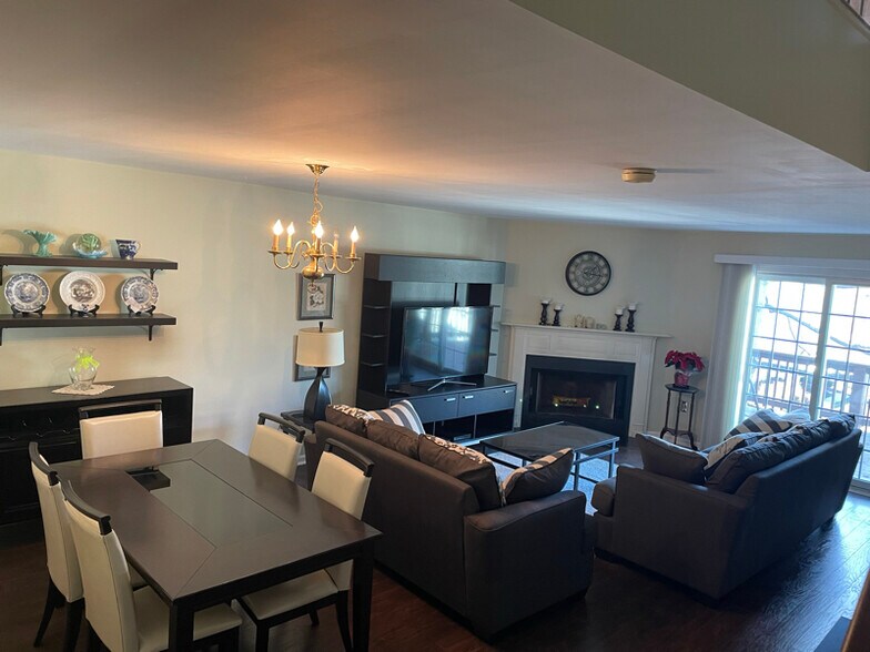 Building Photo - 2039-I Raleigh Rd