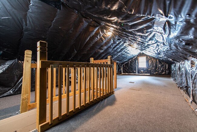 Building Photo - Charming 2-Bedroom Home with Bonus Attic S...