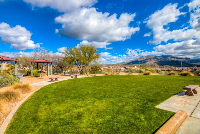 Building Photo - 6028 S Meadow Breeze Dr