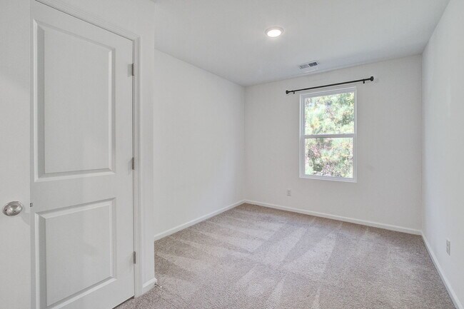 Building Photo - 200 Woodward Rd