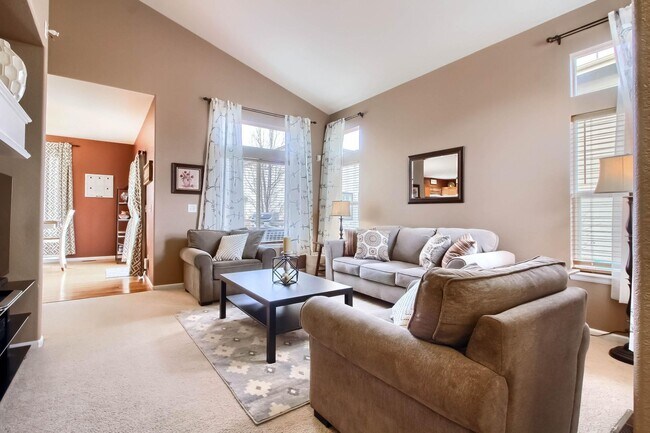 Building Photo - Highlands Ranch Spacious 3 bed 2.5 bath