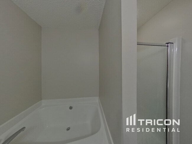 Building Photo - 5203 Holbert Cir