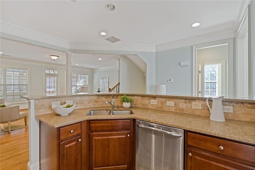 Building Photo - 2763 Durham Dr NE