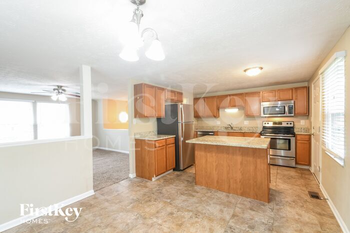 Building Photo - 639 Shady Creek Ct