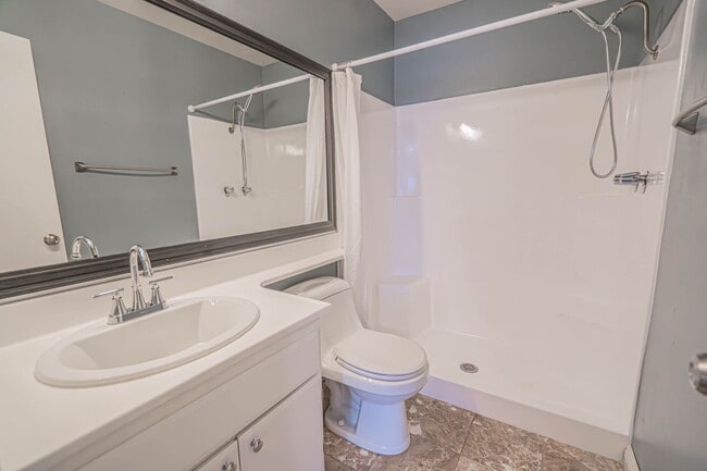 Building Photo - 2-Bedroom Condo with Community Amenities and Utilities Included in Canyon Country!