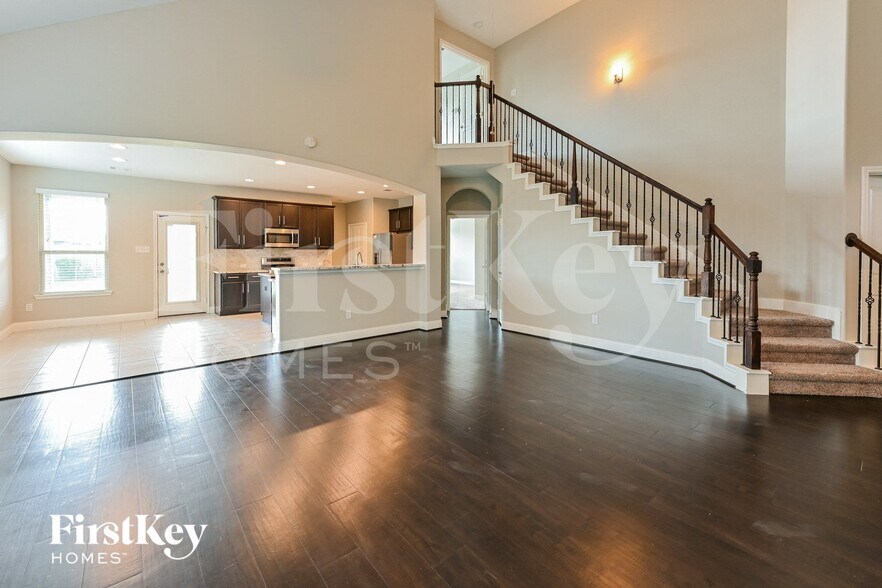 Building Photo - 31086 Timber Bend Ln