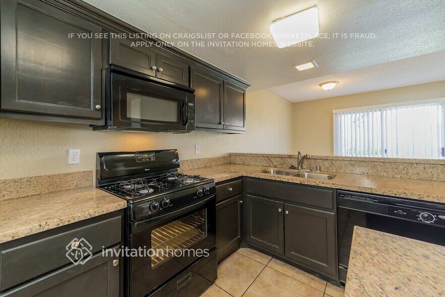 Building Photo - 10638 Countryside Dr