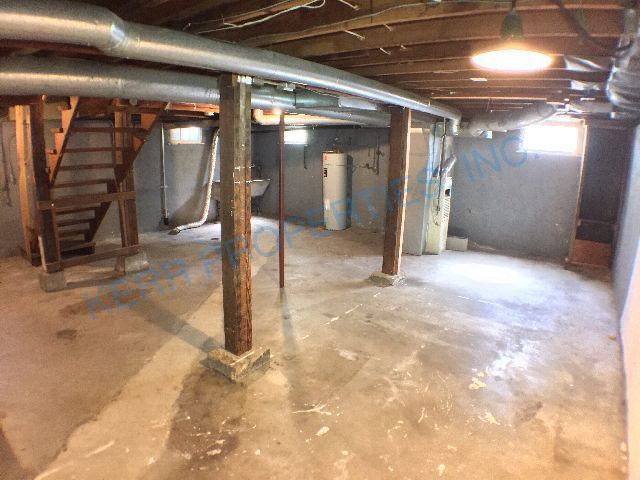 Building Photo - Charming 2-Bedroom Haven with Gleaming Har...