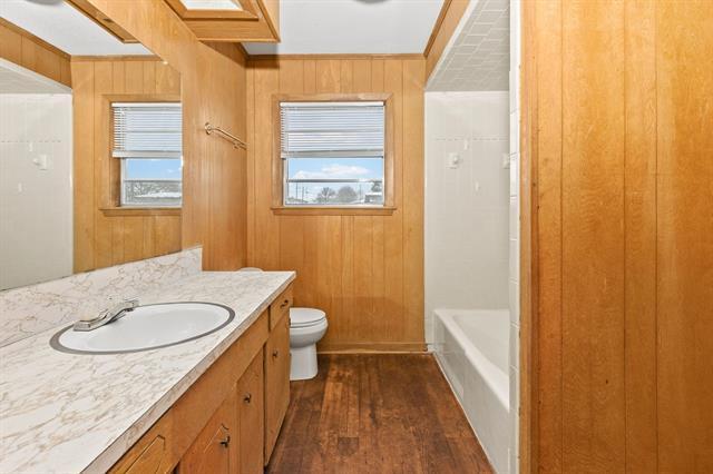 Building Photo - 706 S Manson St