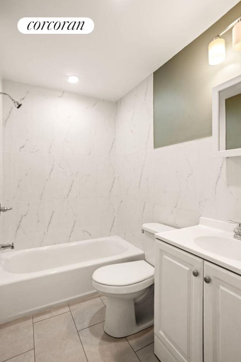 Building Photo - 408 Rogers Ave