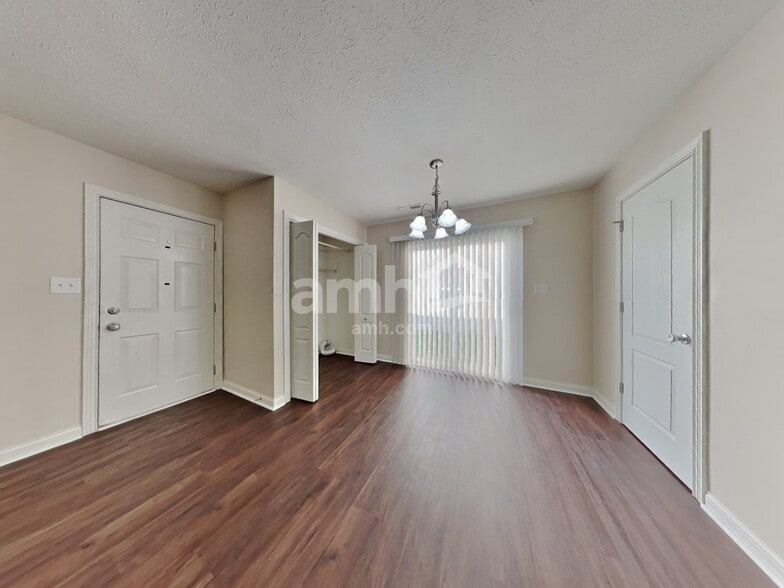 Building Photo - 681 Bridgebend Run