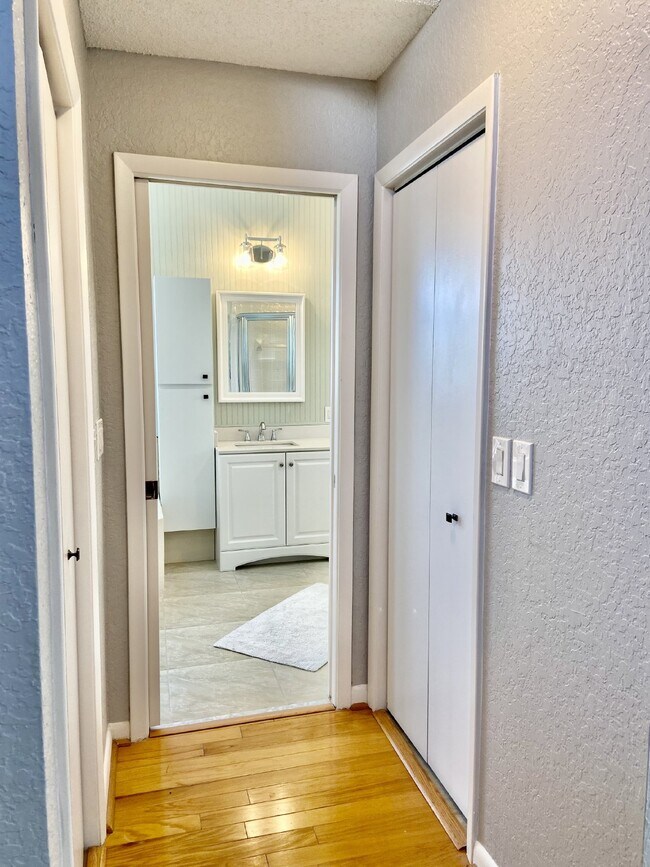 Building Photo - Beautiful 3-Bedroom, 2-Bath Home Available...
