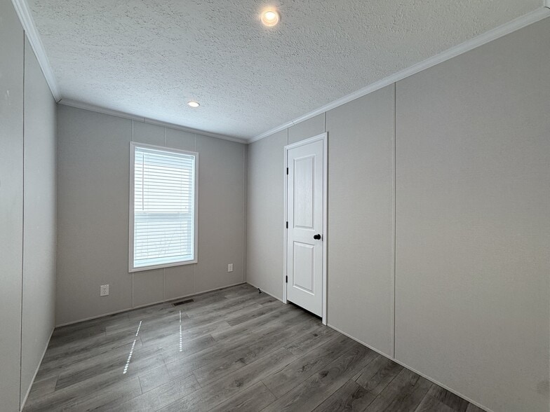 Building Photo - 52780 S Zacharias Ct