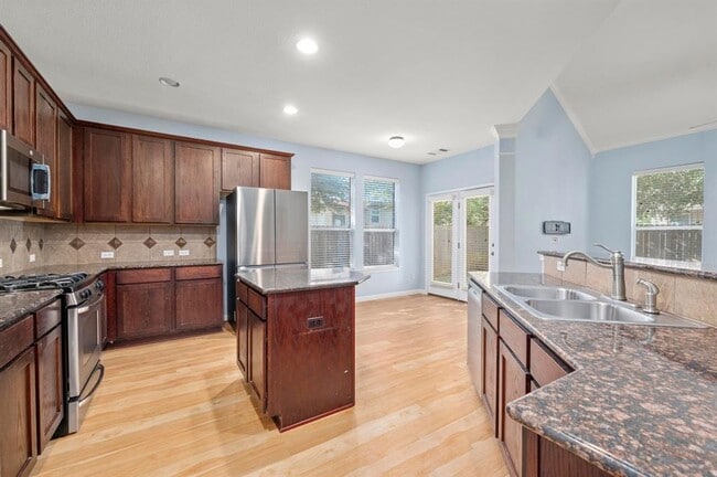 Building Photo - 1421 Gorham St