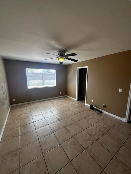 Building Photo - 6186 S Truman Dr