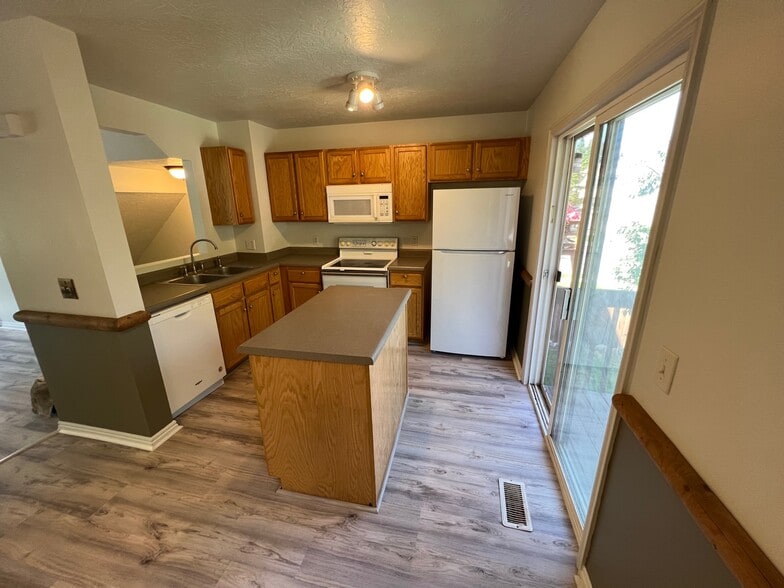 Building Photo - 452 Argyll Ct