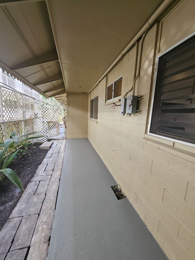 Building Photo - Beautifully Renovated Apartment in Hilo