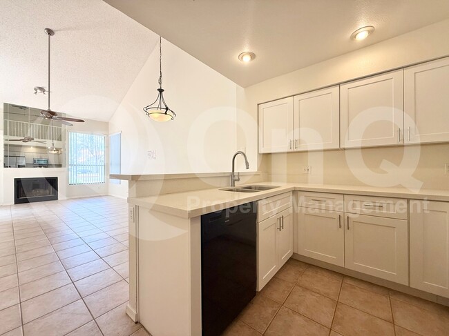 Building Photo - 1717 E Union Hills Dr