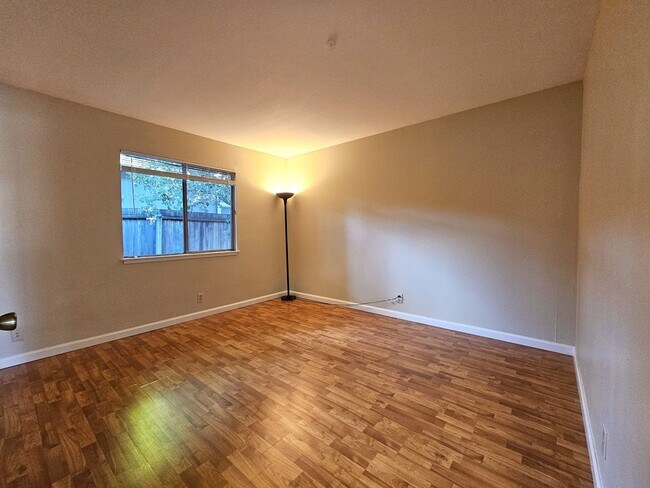 Building Photo - 487 N Rengstorff Ave