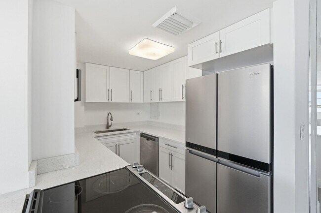 Building Photo - 2800 N Flagler Dr