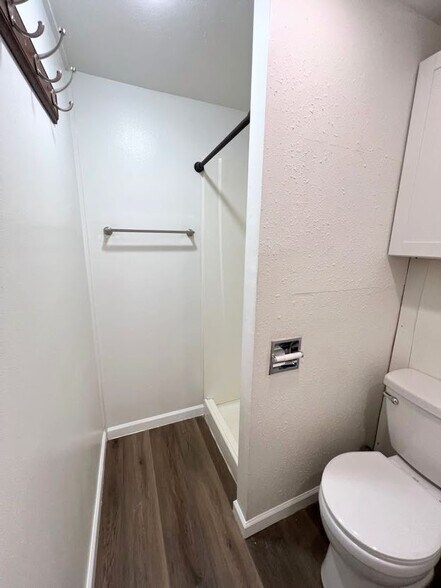 Bathroom - 301 N Columbus Ave