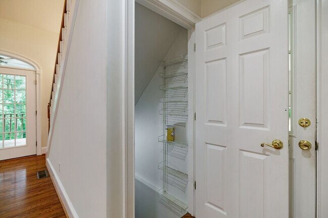 Building Photo - 580 Wolf Creek Trail