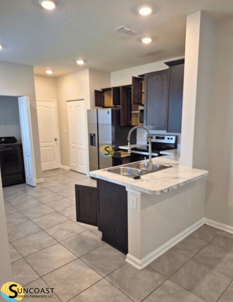 Building Photo - 7601 Legacy Trl