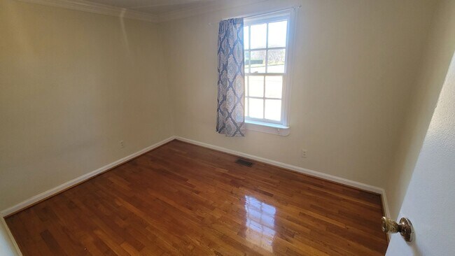 Building Photo - 5137 Raynor Rd