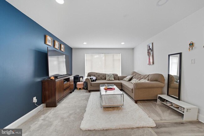 Building Photo - 10305 Montrose Ave