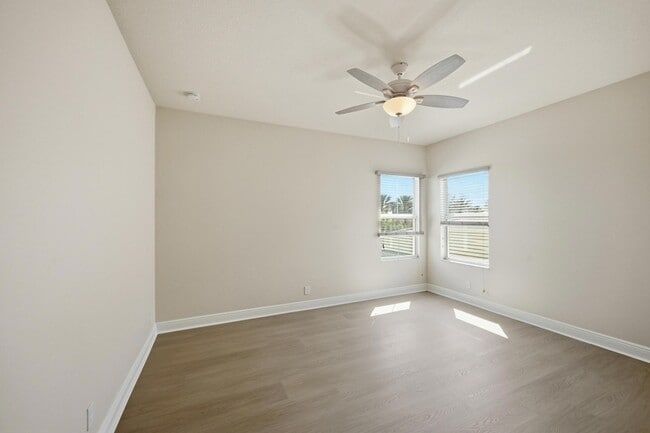 Building Photo - 9334 Crestview Cir