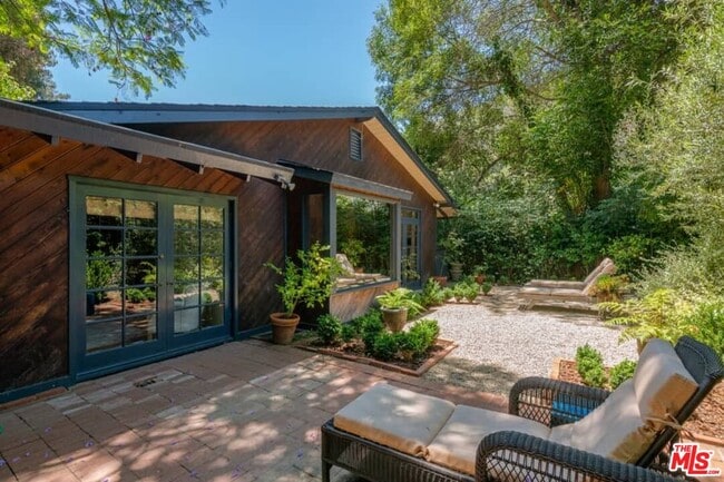 Building Photo - 3266 Mandeville Canyon Rd