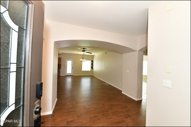 Building Photo - 820 Caterick St