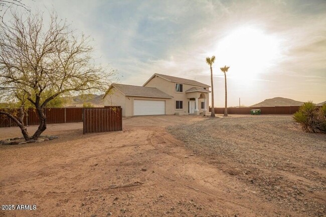 Building Photo - 1819 W Joy Ranch Rd