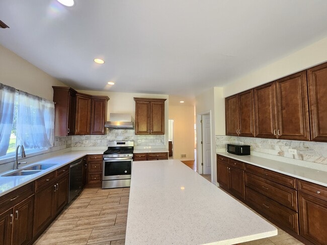 Building Photo - 3220 Indian Creek Dr
