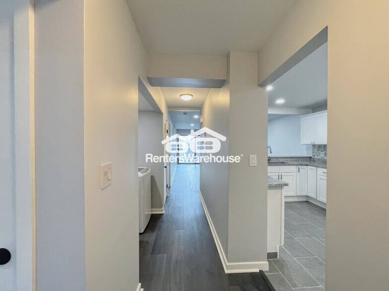 Building Photo - 2325 Sea Shell Rd