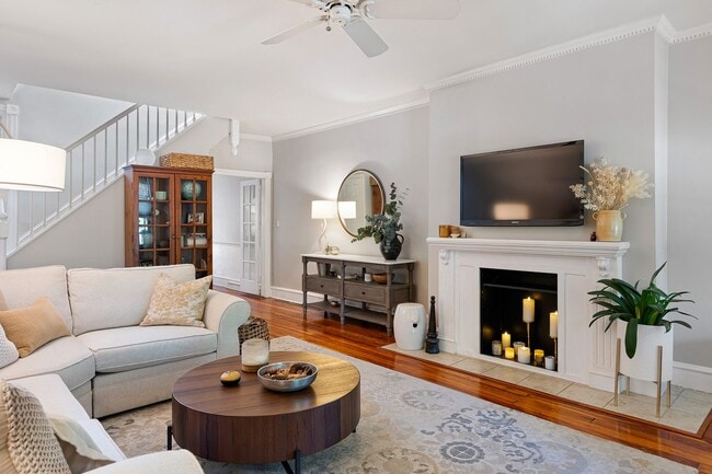 Building Photo - Beautiful townhome with Brandywine River views