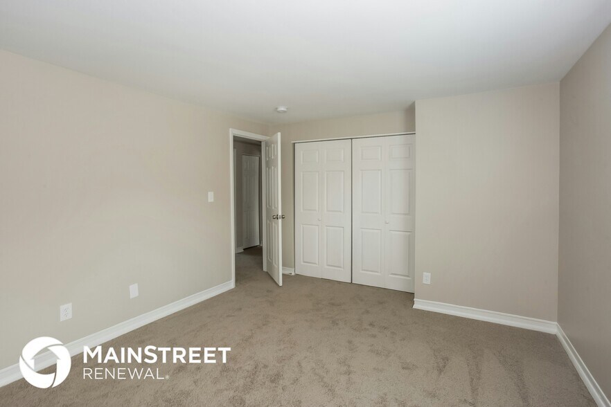 Building Photo - 7414 Shadowlake Dr