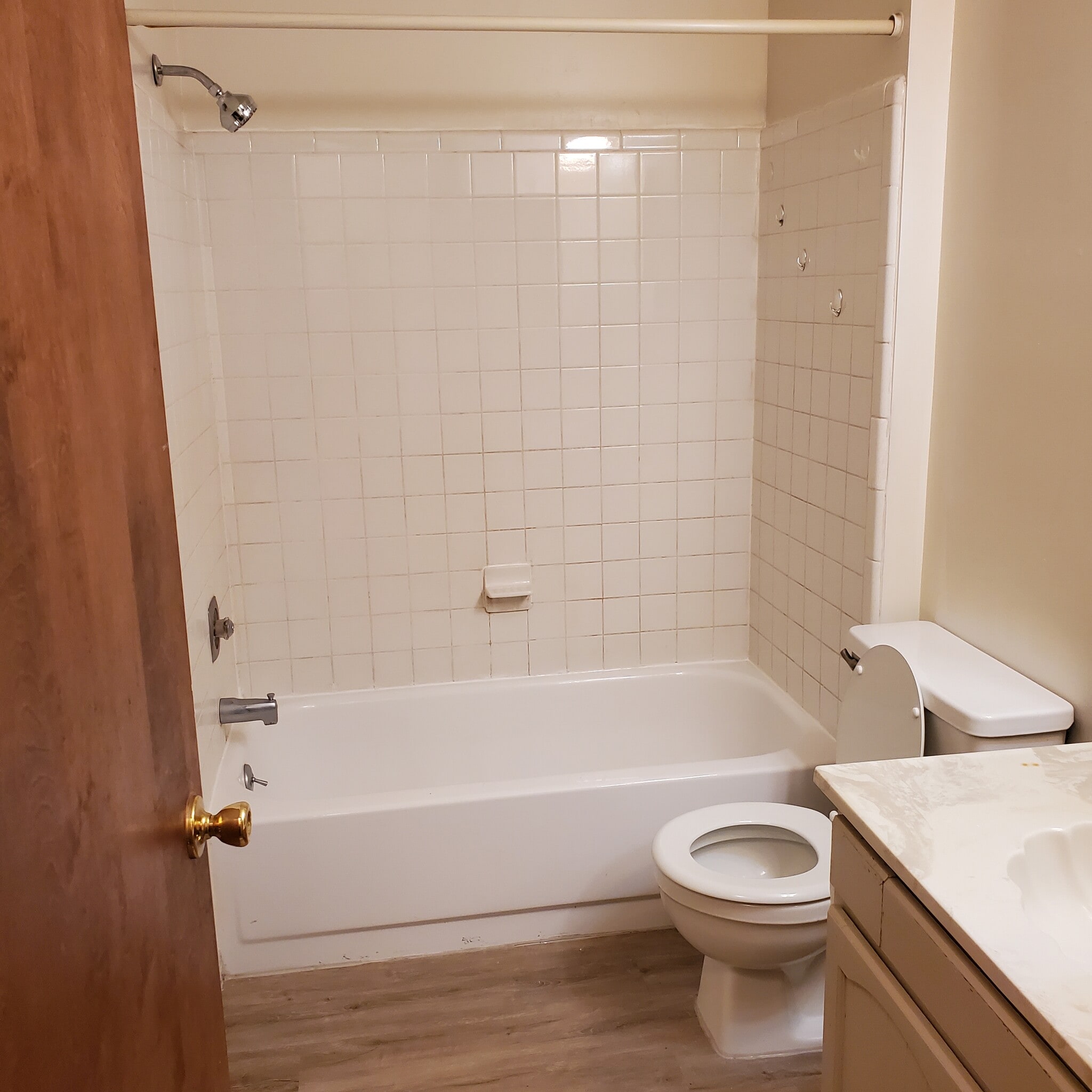 Bath with tub - 213 Potawatomi Blvd