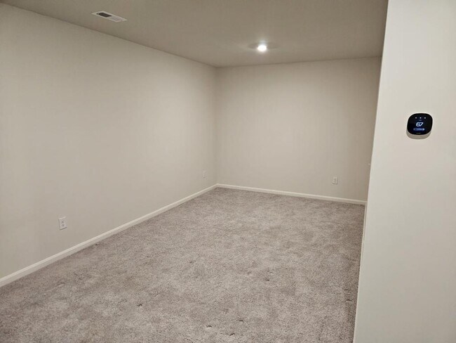 Building Photo - 312 High Peak Pl