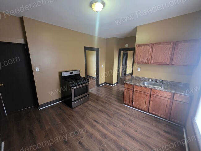 Building Photo - 4854 Tod Ave