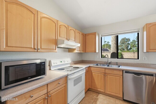 Building Photo - 16264 N 66th St