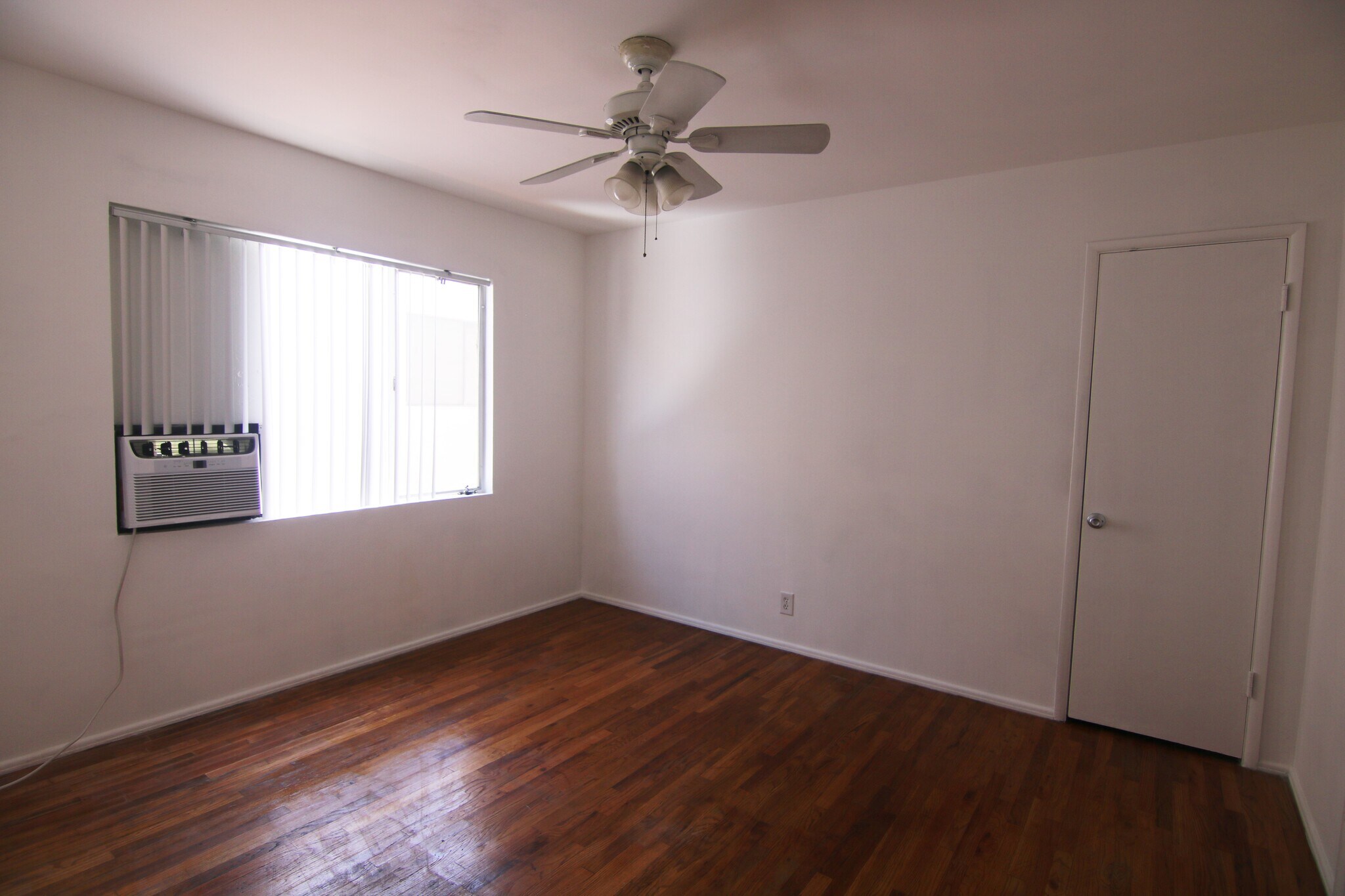 Building Photo - 4140 Verdugo Rd