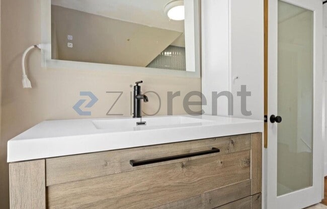 Building Photo - 2038 8th Ave N