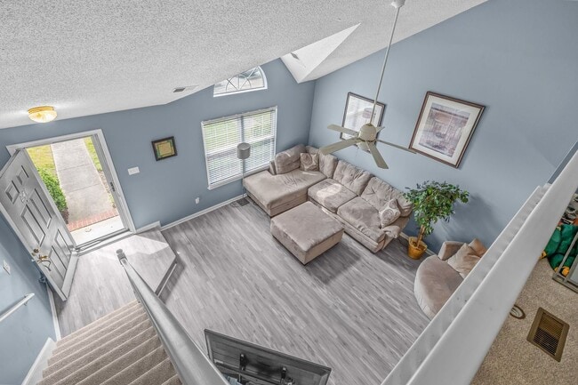 Building Photo - Modern Comfort in the Heart of Chesapeake ...