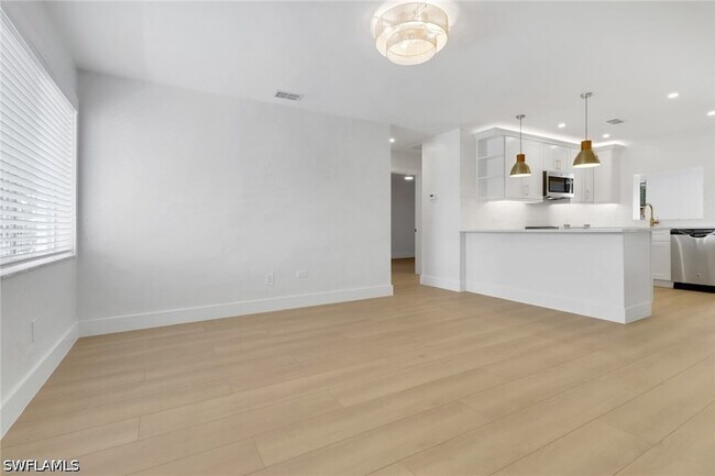 Building Photo - 4525 Fluvia Ave