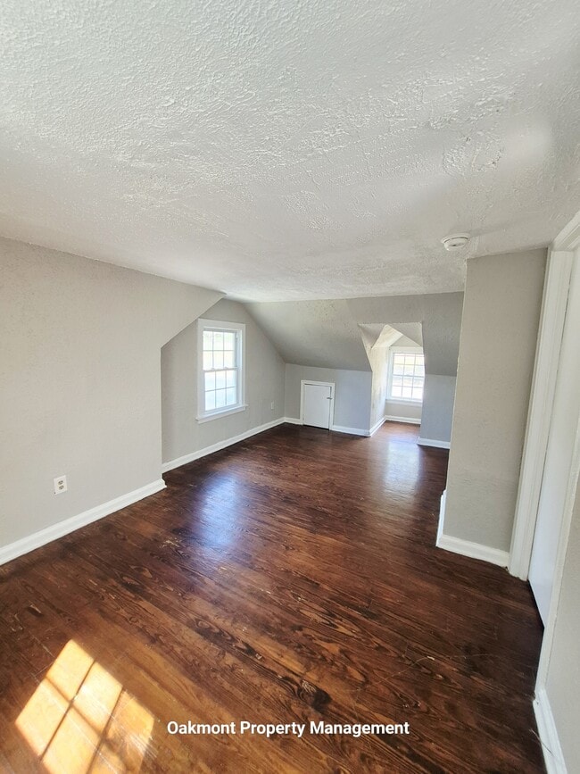 Building Photo - 3301 Nine Mile Rd